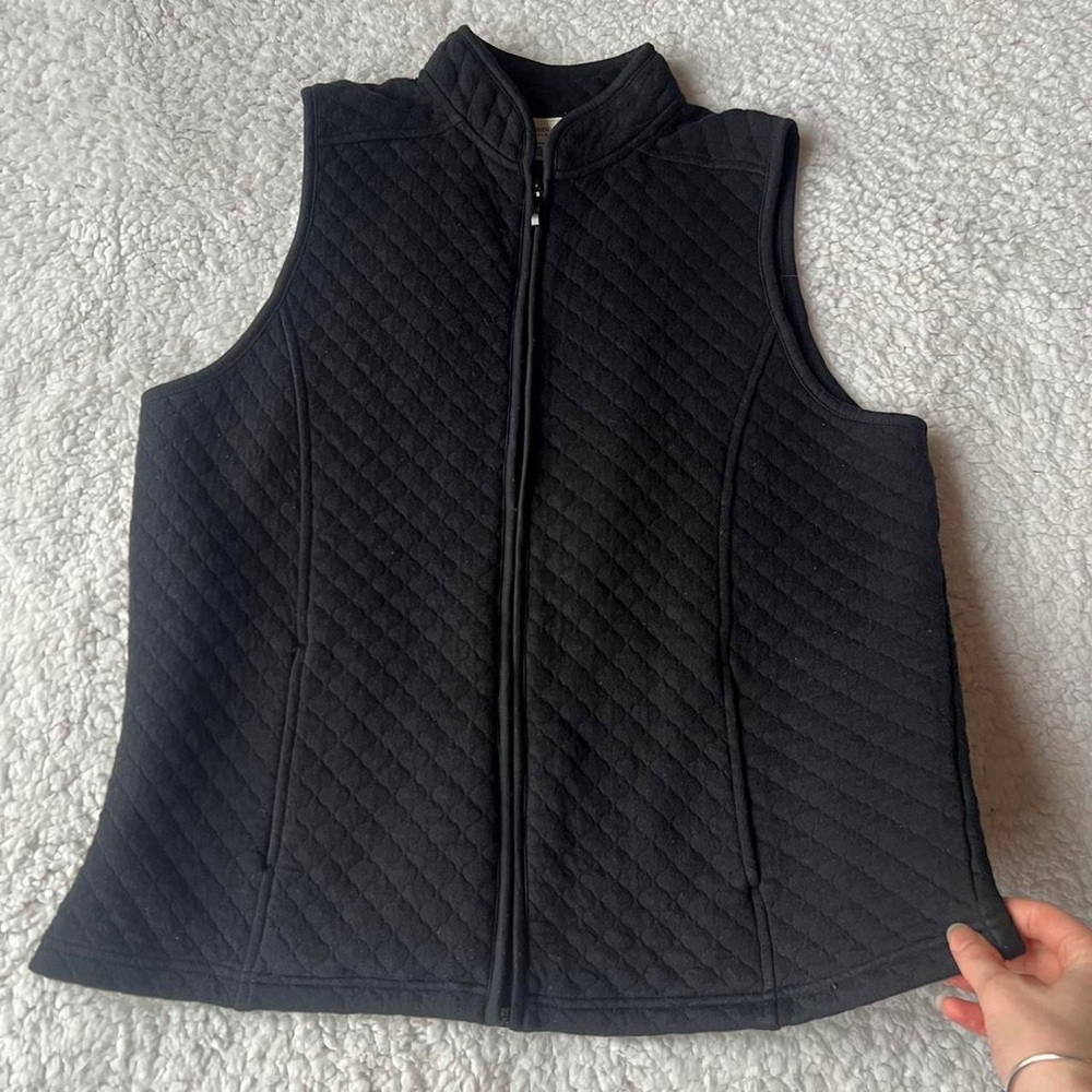 Liz Claiborne black vest. Size XL.